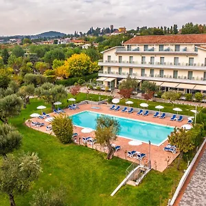 Paradiso מלון