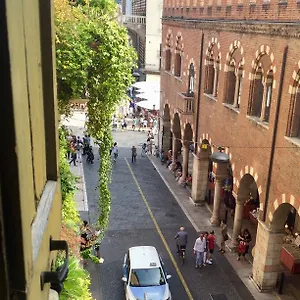 Casa Martini Piazza Erbe Italia