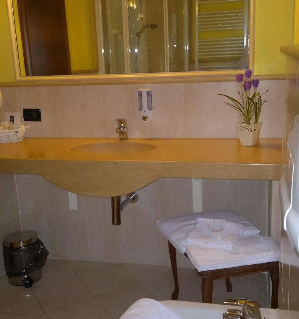 Albergo Ristorante Montebaldo Limone sul Garda 3*,  Italy